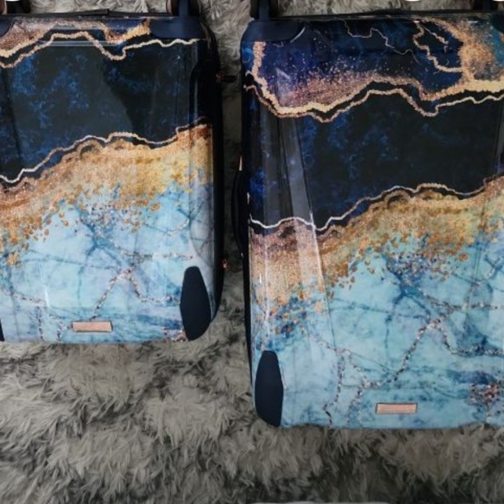 Jessica Simpson luggage